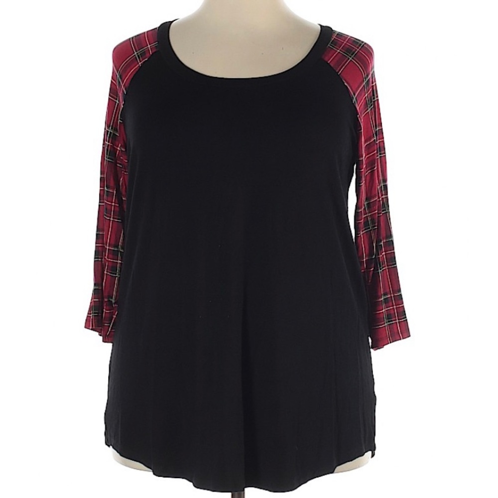 3/$25 Torrid Size 2 Shirt